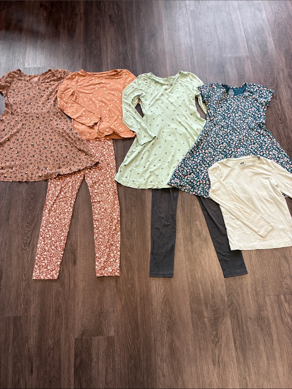 Lot of (7-8) Girls Play Clothes H&M, George